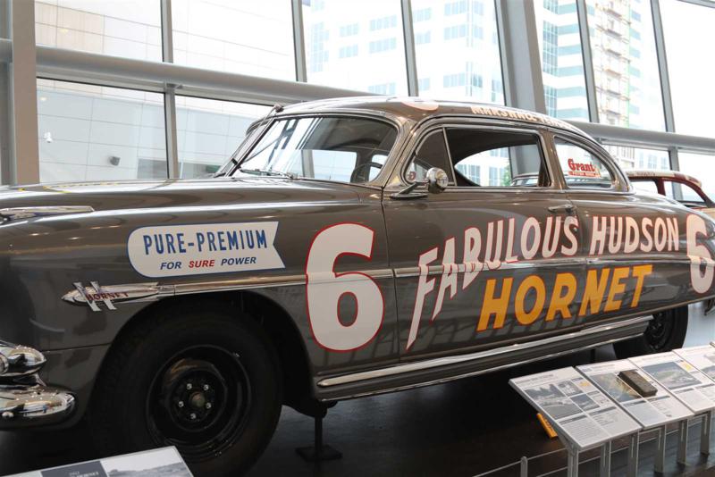 Hudson Hornet: O Fabuloso Seis Cilindros de Detroit – Retroauto